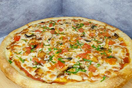 Пицца куриная с грибами