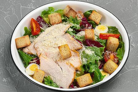 Салат Сухарничок с цыпленком