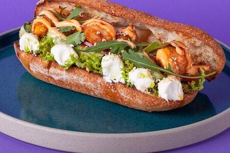 Сэндвич с попкорном из креветок