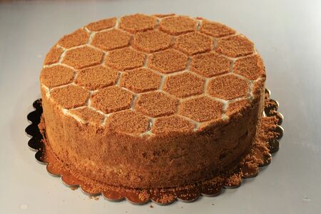 Кусочек торта Сливочный медовик