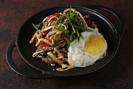 Удон с говядиной