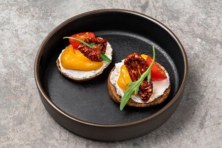 Тапас с печёным перцем