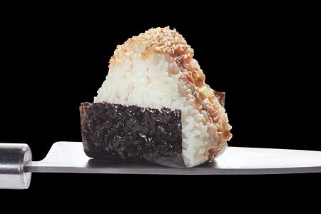 Онигири спайси угорь