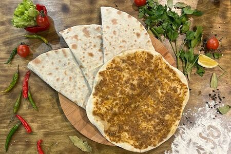 Ламаджо с говядиной и свининой