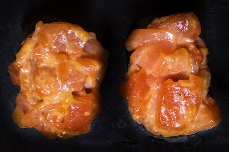 Гункан с лососем спайси