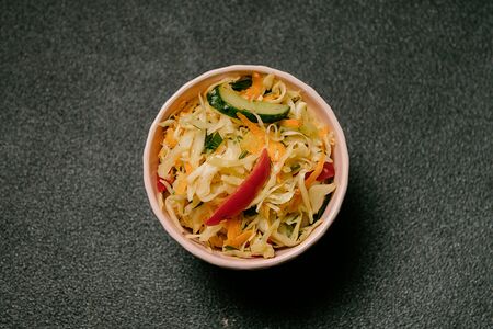 Салат из свежей капусты