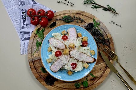 Цезарь с курицей