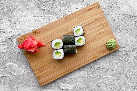 Ролл Авокадо маки