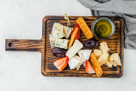 Пармезан, горгонзола и бри