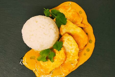 Курица с соусом карри