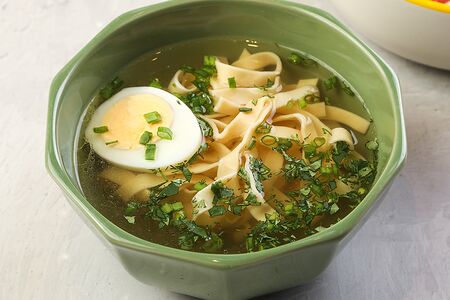 Куриный суп с домашней лапшой
