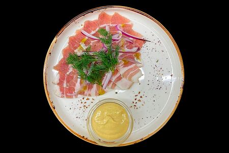 Нарезка из сала и лука