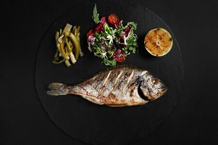 Дорадо на гриле с соусом Белое вино