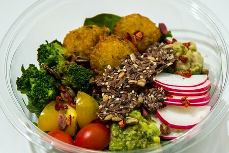 Боул с фалафелем