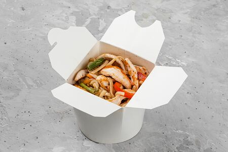 Удон с курицей