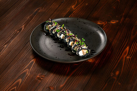 Ролл Black с миндалем