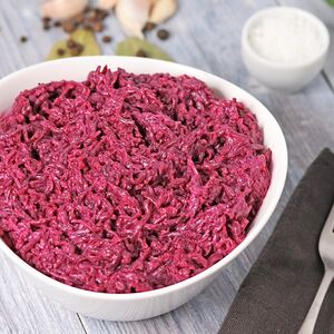 Закуска свекольная с орехом и чесноком