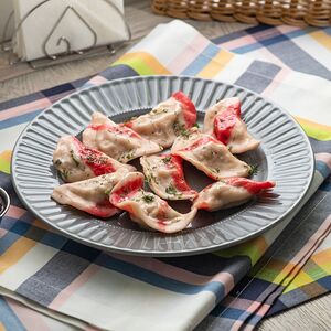 Пельмени с курицей, грибами и сливками