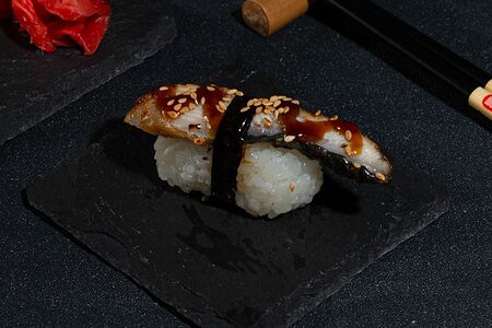 Суши с угрем