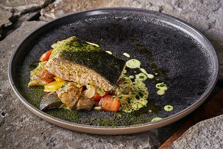 Лосось с рагу из овощей