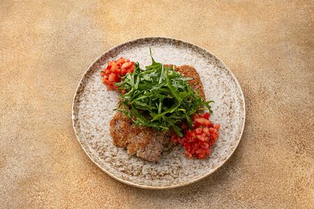 Говяжья вырезка в ореховой панировке