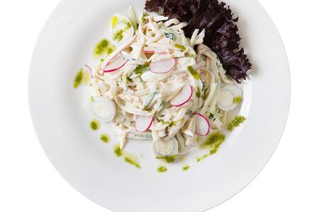 Салат с кальмарами