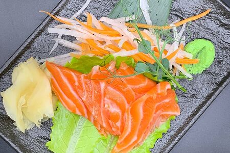 Сашими с лососем