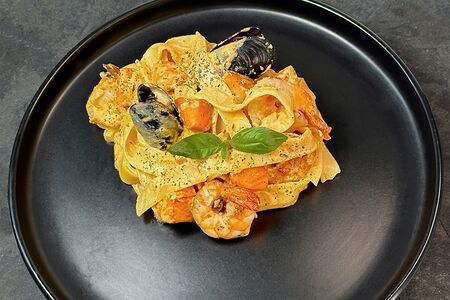 Паста Том Ям Море