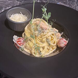 Паста с лососем и шпинатом