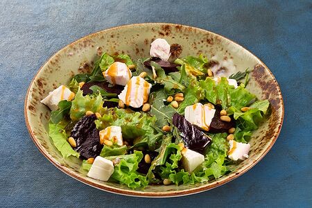 Салат легкий со свеклой