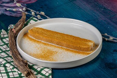 Медовик со сметанно-ванильным кремом