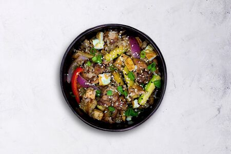 Рис, жаренный с овощами и цыплёнком