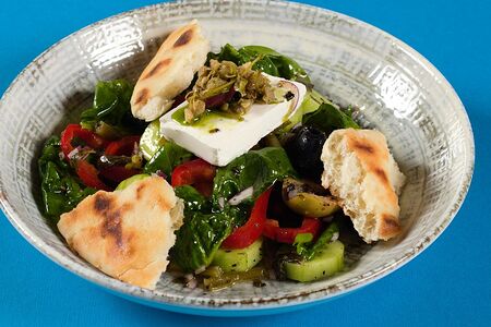 Салат Акрополь с греческим сыром и партулаком