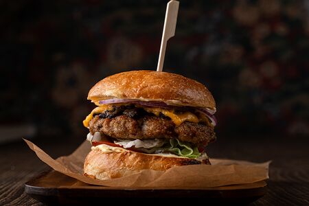 Бургер со свининой