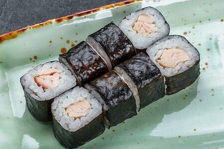 Маки с копчёной курицей