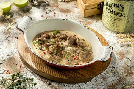 Жаренка из пяти видов мраморной говядины в сливочном соусе