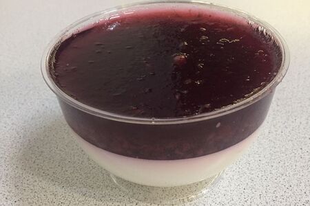 Панакота с малиной