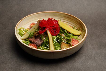 Салат с ростбифом