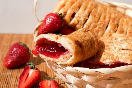 Снек с клубникой