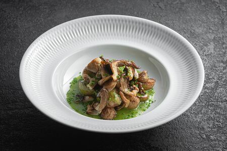 Мини-картофель с грибами