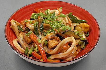 Удон с овощами и тофу