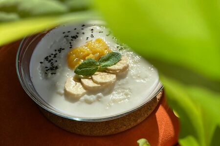 Рисовая каша с кокосовым соусом