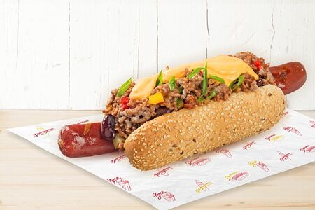 Чили чиз хот-дог с Охотничьей колбаской