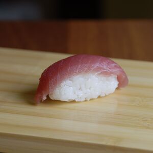 Магуро нигири (1 шт.)