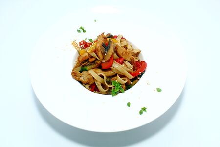 Вок лапша с курицей в соусе терияки