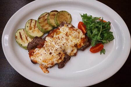 Телятина пармеджано