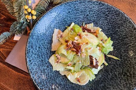 Салат с вяленными томатами и цуккини