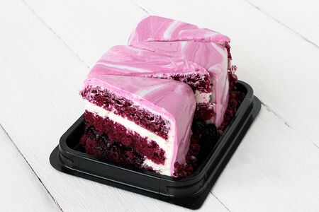 Пирожное Сиреневый бархат