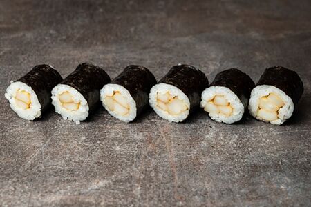 Ролл с кальмаром