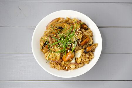 Рис по-тайски с мидиями New